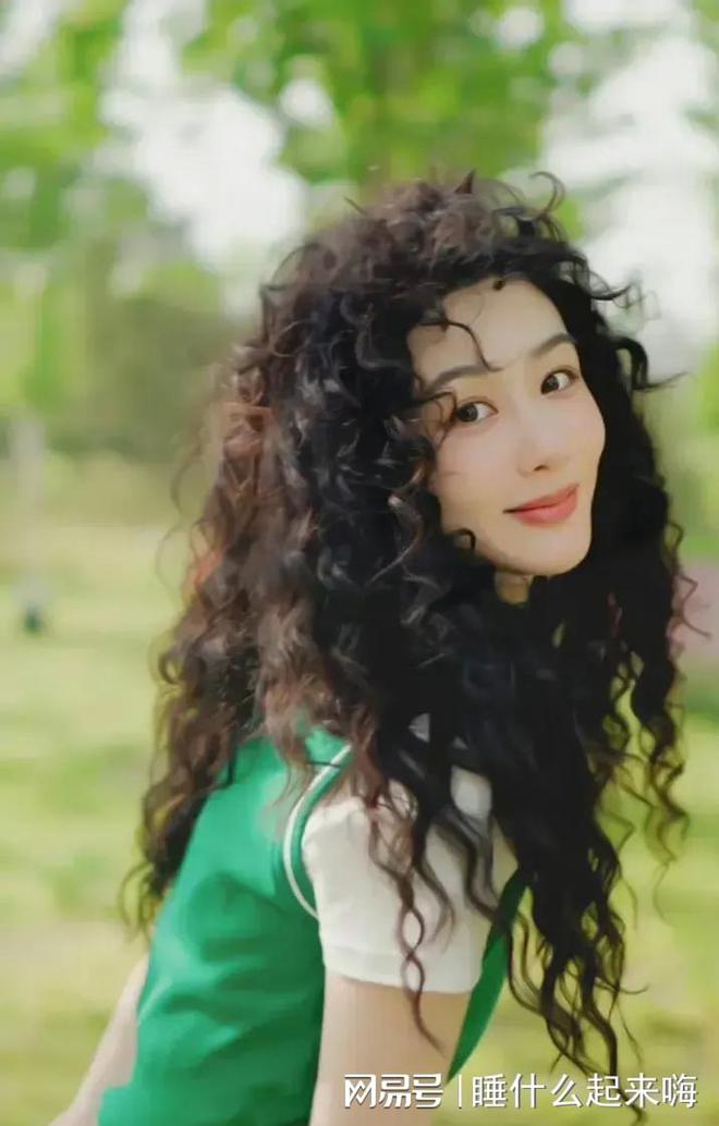 长发公主张柏芝太雷人景甜可爱如狮子狗long8唯一登录女星留羊毛卷唐嫣像(图5)