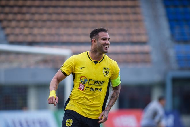 6岁黎兵率广东广州豹队2连胜终结1-1联